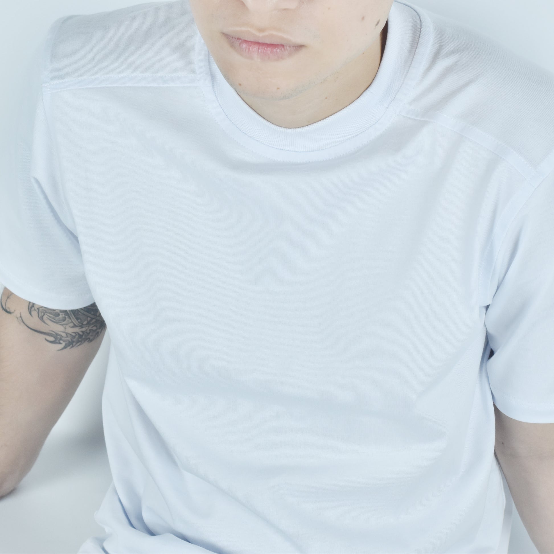 enpattas - camiseta blanca regular fit sin estampar