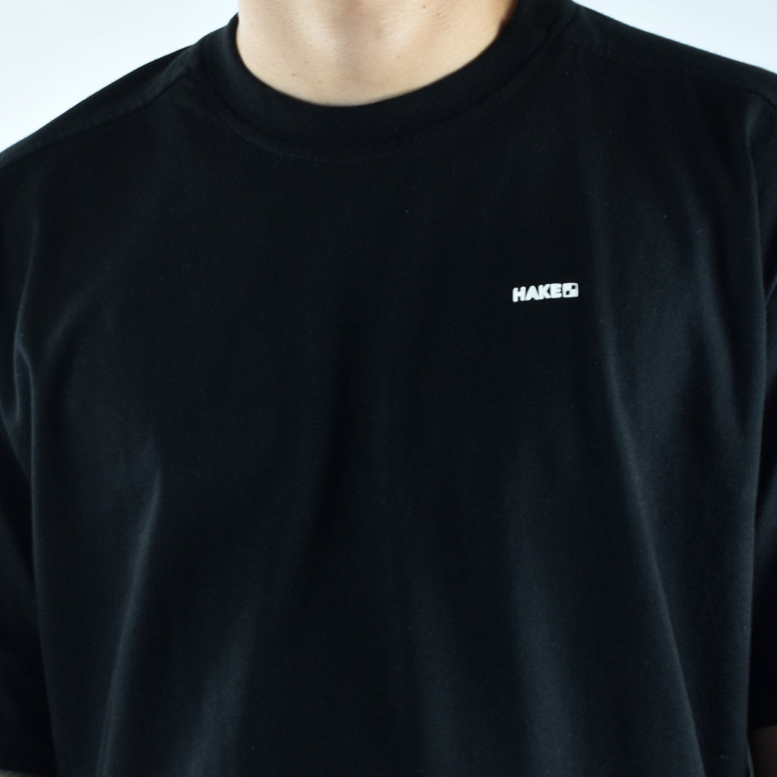 HAKE - camiseta negra over sized